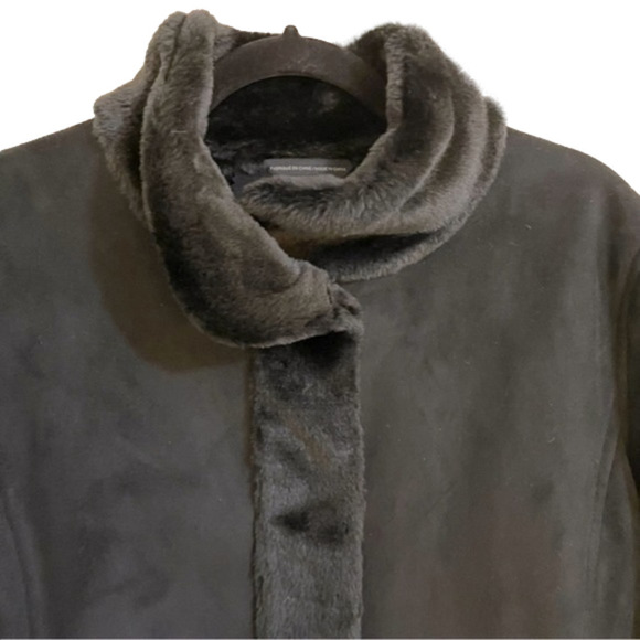 🎀 UTEX Faux Suede & Faux Fur Embroidered Sleeves Fur Cuffs Hidden Button C… - Picture 3 of 11